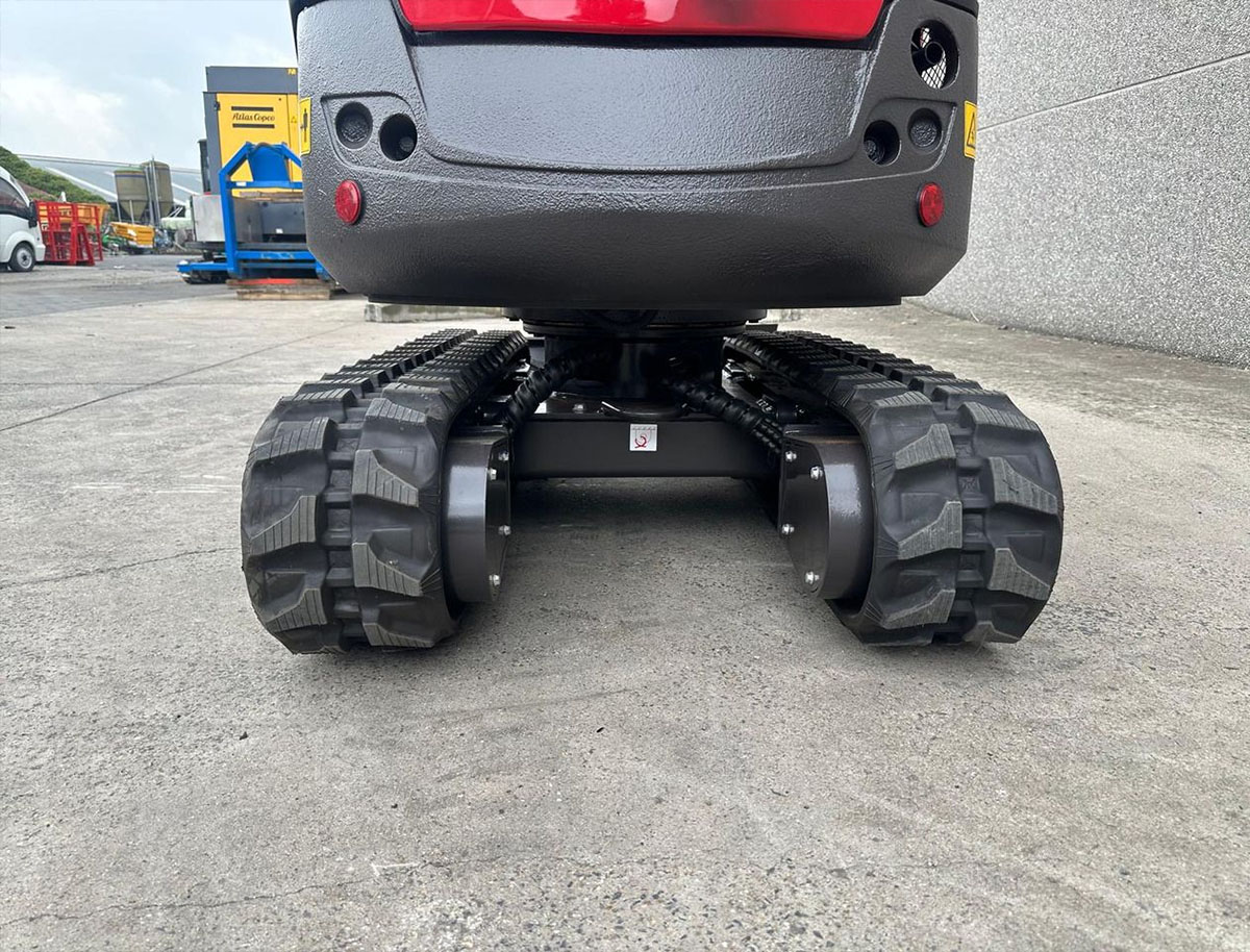 rhinoceros xn18 굴삭기 접이식 트랙.jpg